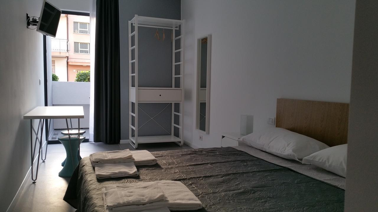 B&B Brezza Di Mare 阿齐·卡斯特罗 外观 照片